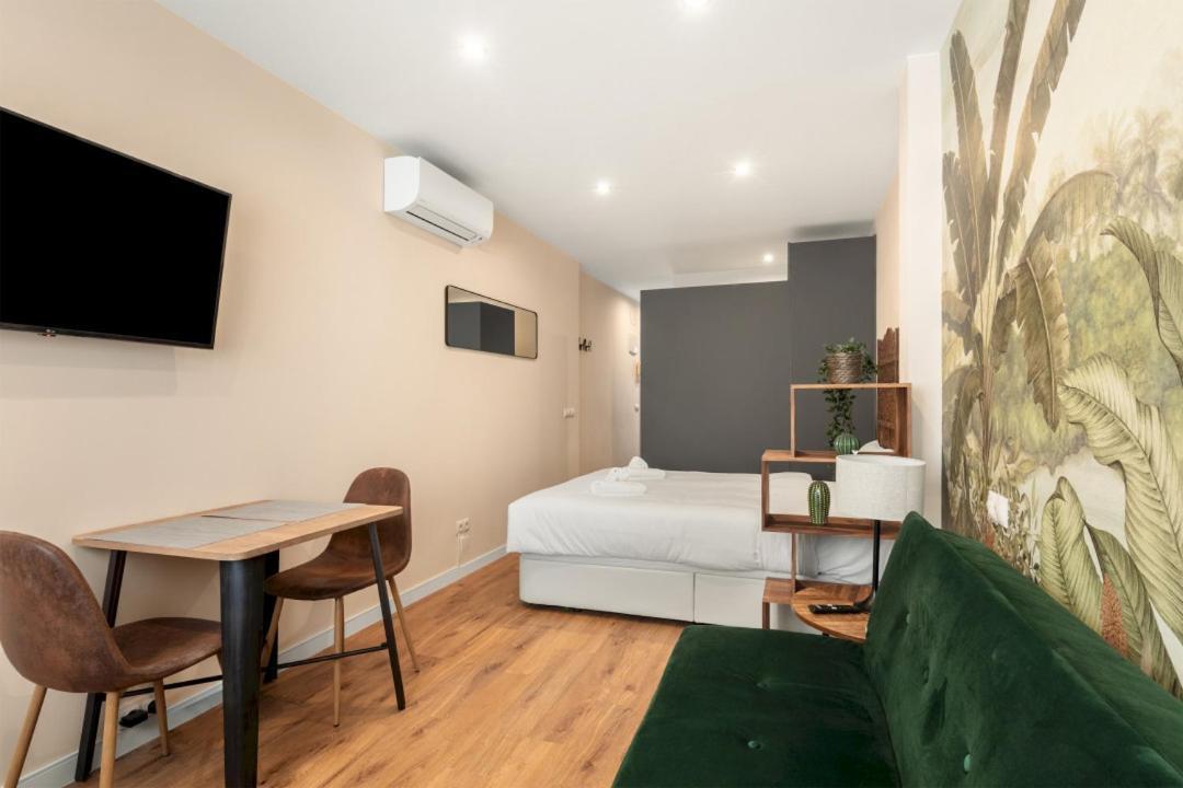 Apartment 1 Bedroom 1 Bathroom Furnished - Chueca - Modern Functional - Mintystay *
