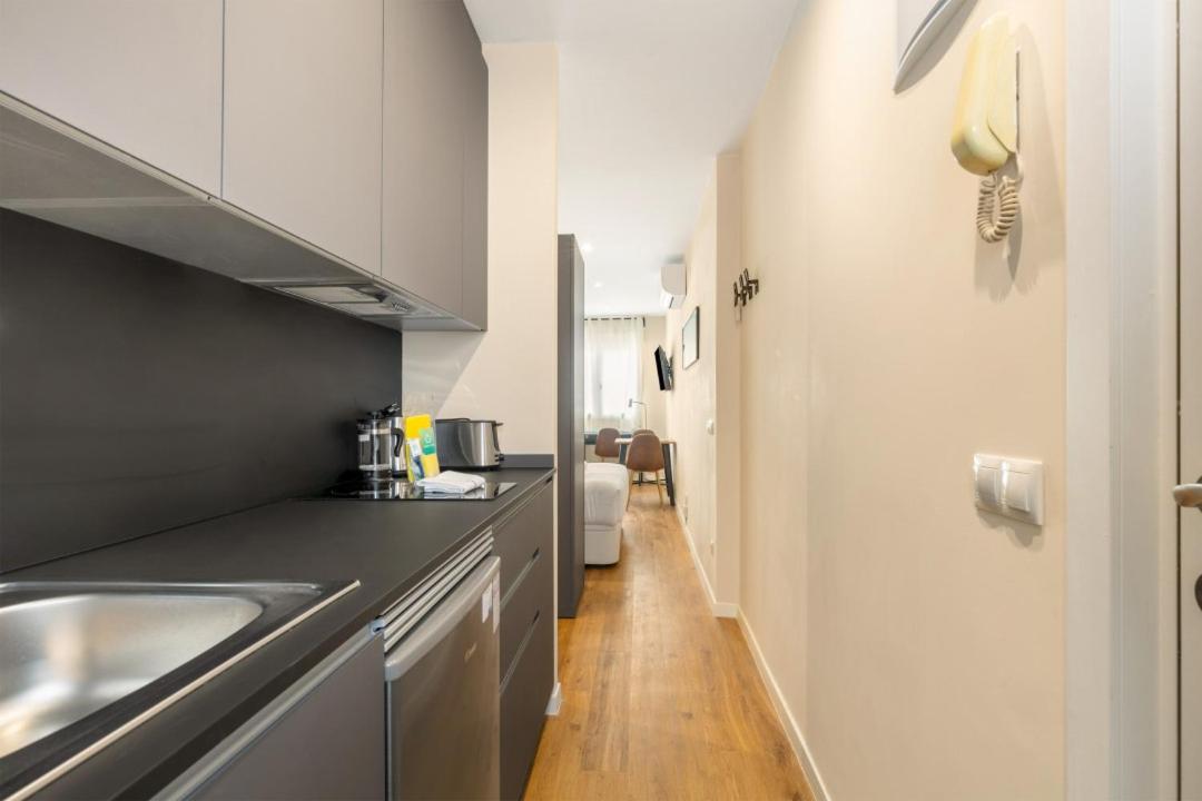 Apartment 1 Bedroom 1 Bathroom Furnished - Chueca - Modern Functional - Mintystay Madrid